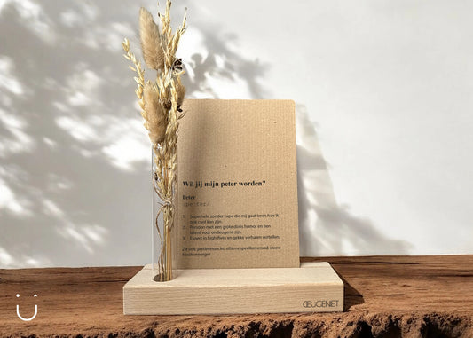 Kaarthouder met droogbloemen - Peter vragen - Deugeniet - Meter/peter cadeaus