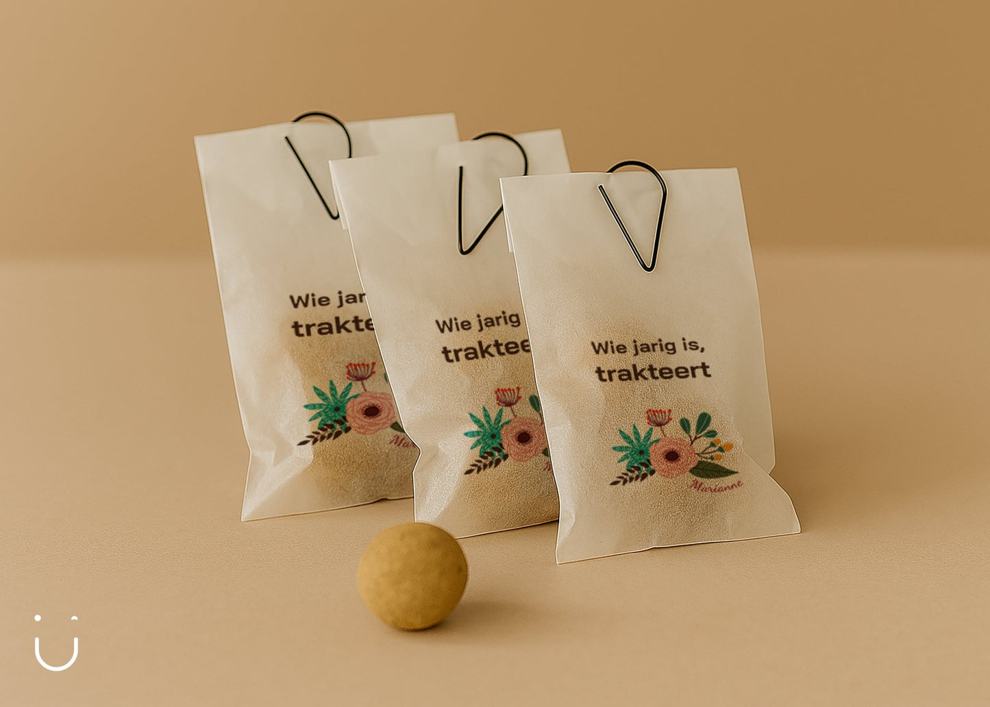 Traktatie zakje met Blossombs - Wie jarig is trakteert - Deugeniet - Traktatie met naam